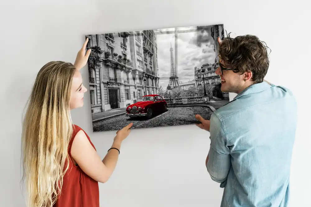 Tableau magnétique en verre représentant une voiture ancienne en ville