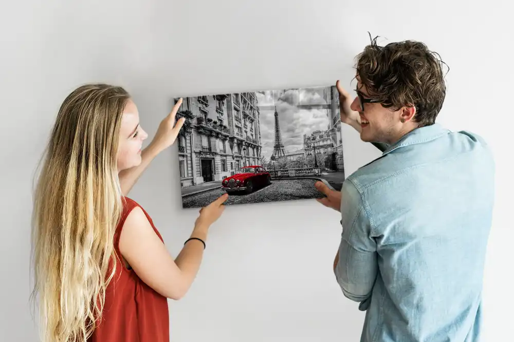 Tableau magnétique en verre représentant une voiture ancienne en ville