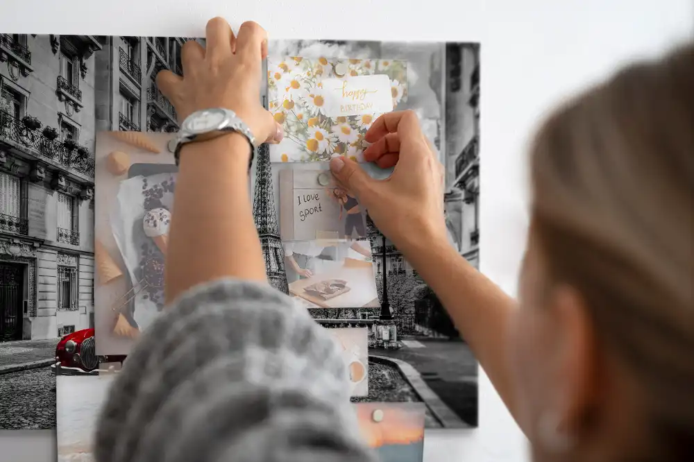 Tableau magnétique en verre représentant une voiture ancienne en ville