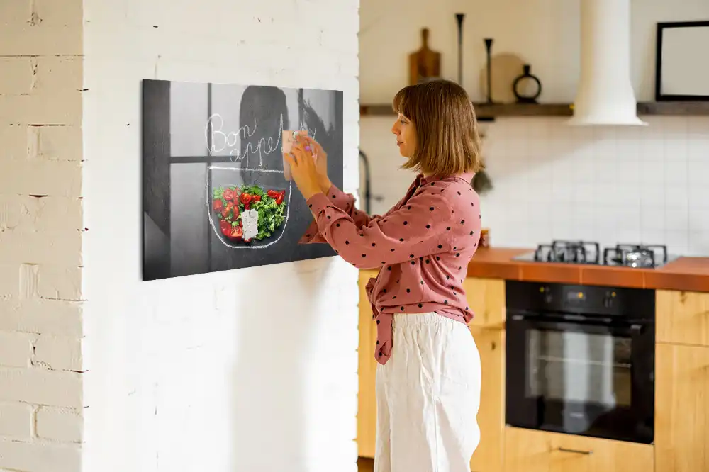 Tableau magnétique en verre avec inscription Bon appétit