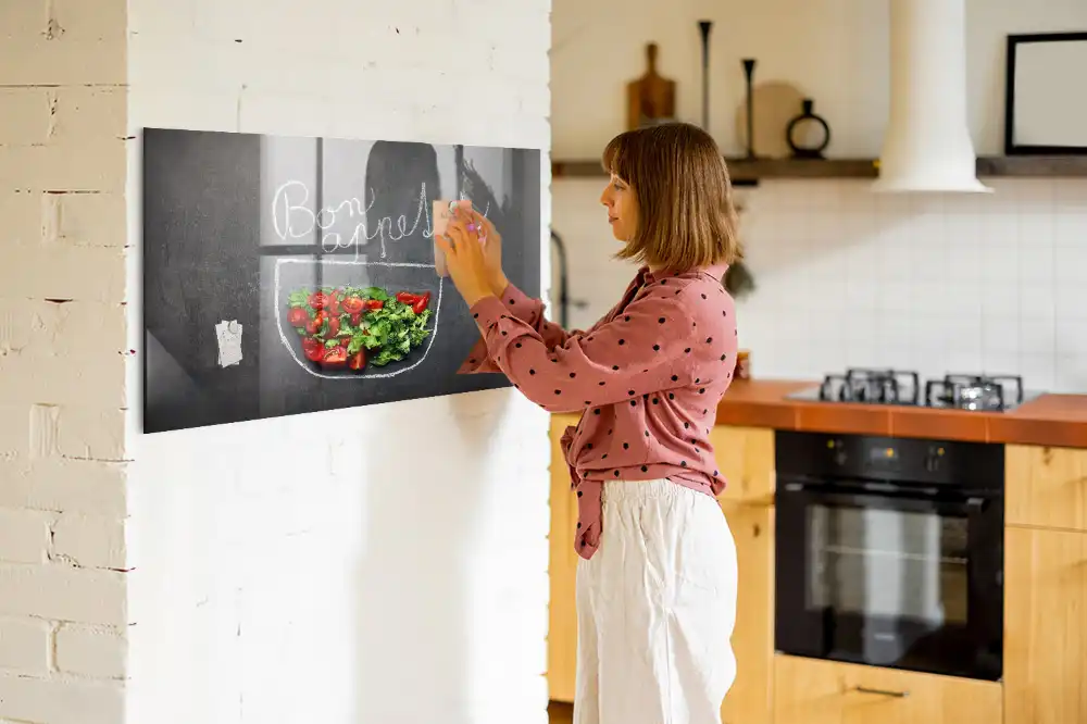 Tableau magnétique en verre avec inscription Bon appétit
