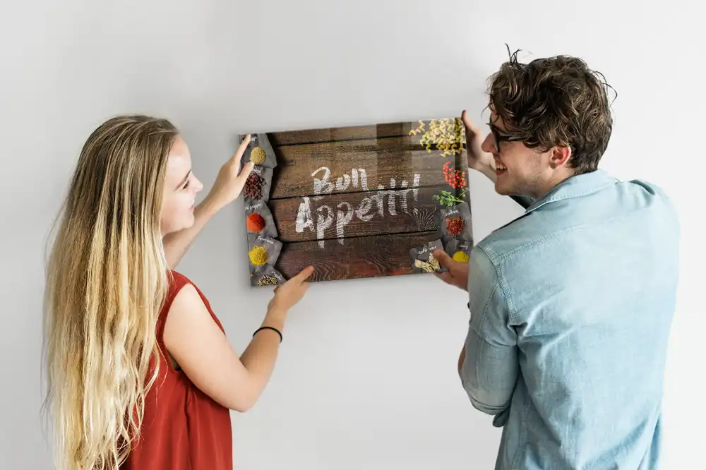 Tableau aimanté décoratif avec inscription Bon appétit