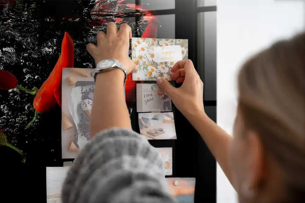 Tableau mural magnétique représentant des poivrons dans l'eau