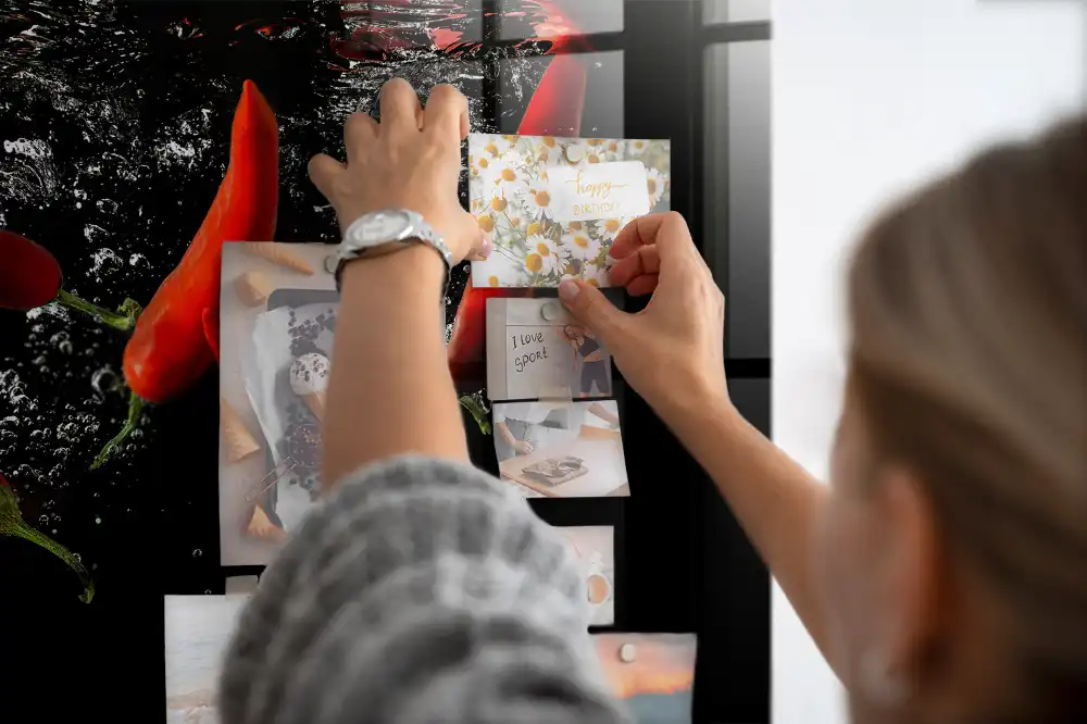 Tableau mural magnétique représentant des poivrons dans l'eau
