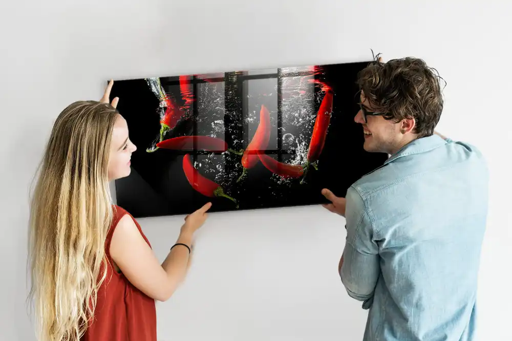 Tableau mural magnétique représentant des poivrons dans l'eau