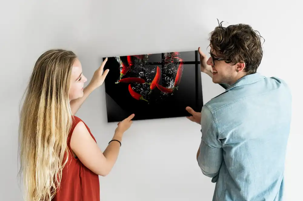 Tableau mural magnétique représentant des poivrons dans l'eau