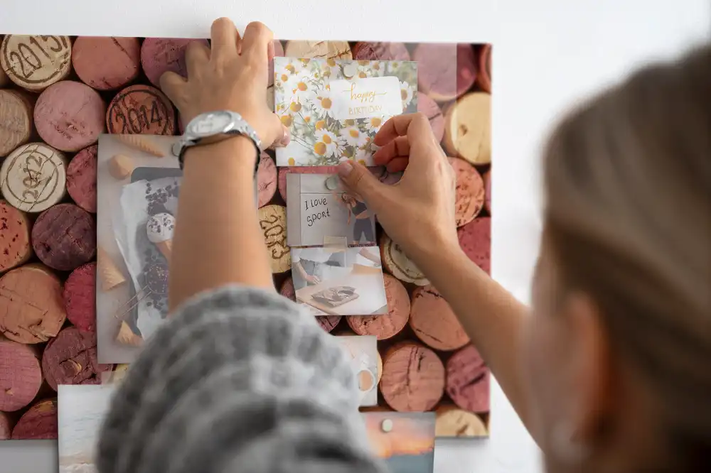 Tableau magnétique pour capsules de vin
