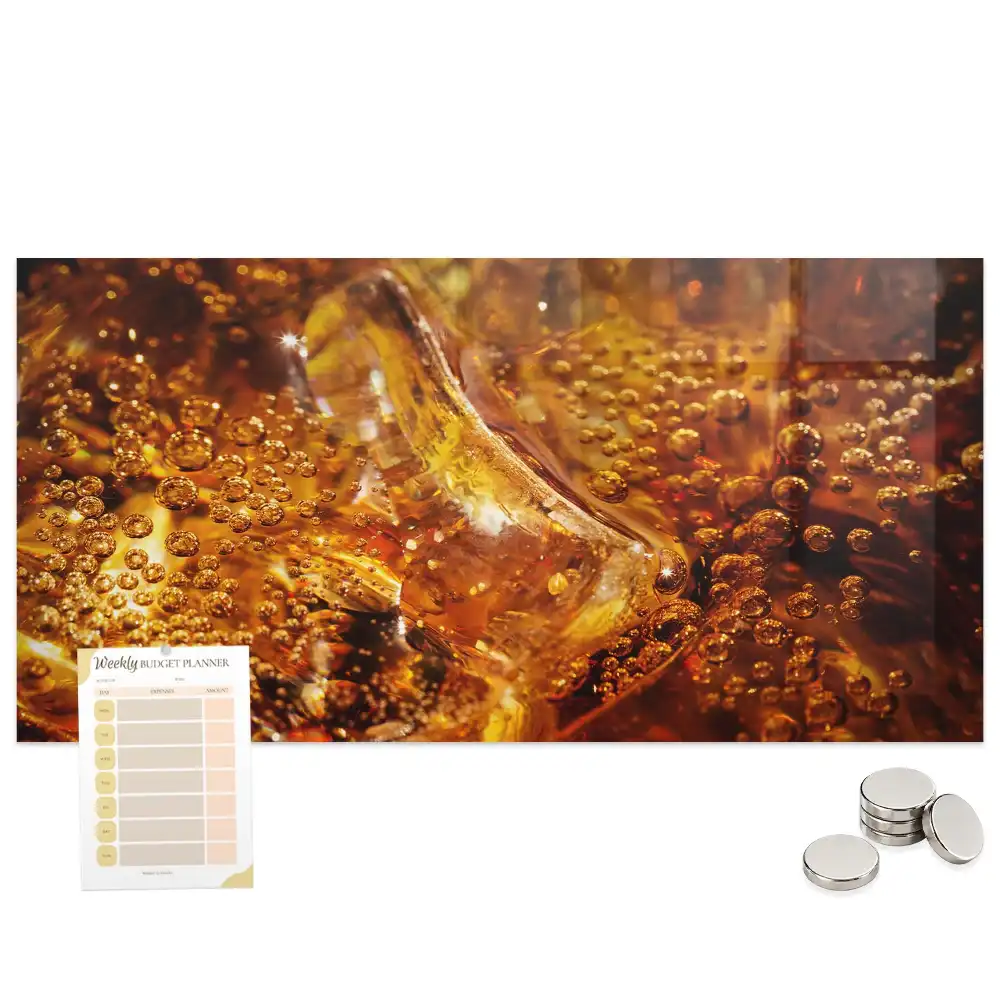 Tableau magnétique en verre avec motif gros plan sur une boisson