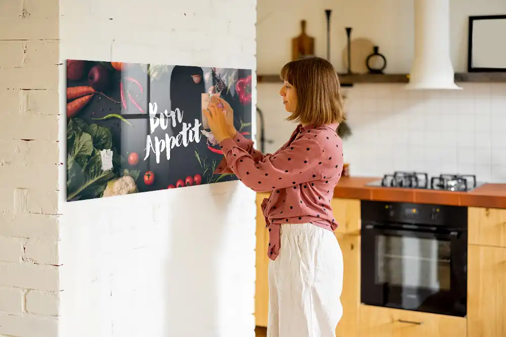 Tableau magnétique décoratif avec inscription Bon appétit