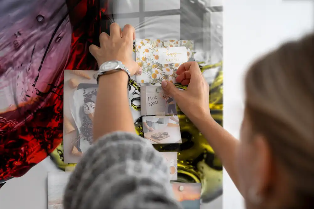 Tableau magnétique en verre avec verres à vin