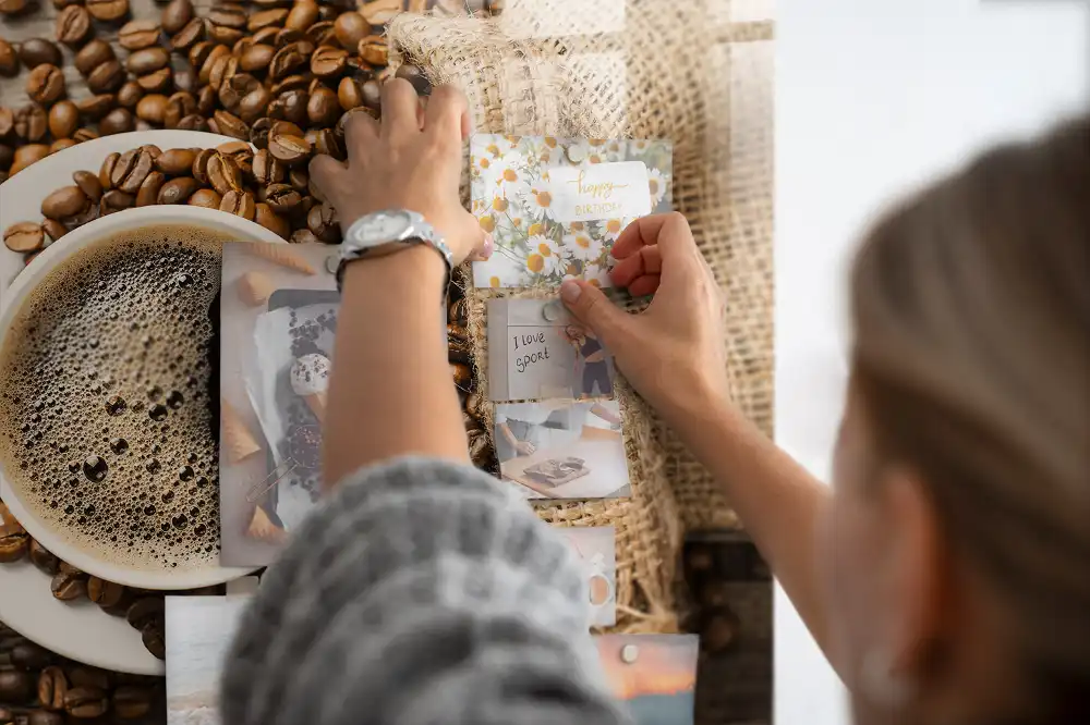 Tableau mural magnétique en toile de jute motif sac à café