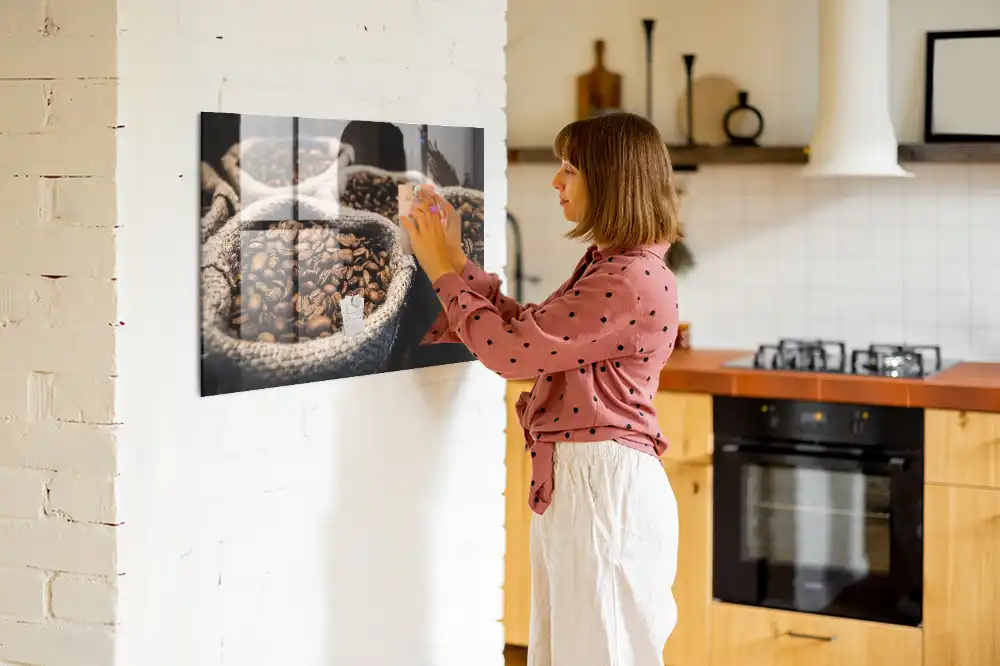 Tableau magnétique en verre motif sacs à café en jute
