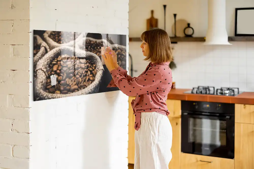 Tableau magnétique en verre motif sacs à café en jute
