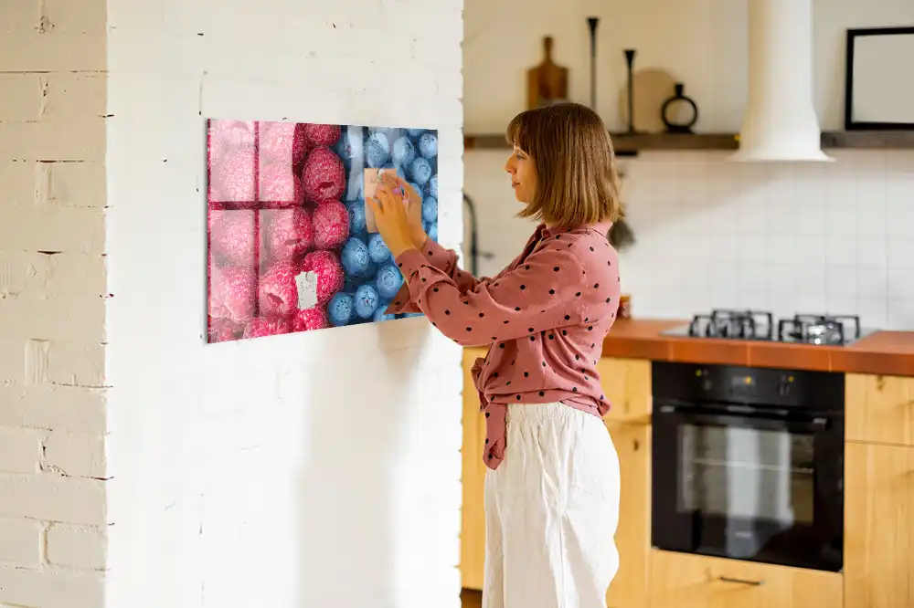Tableau mural magnétique fruits des bois