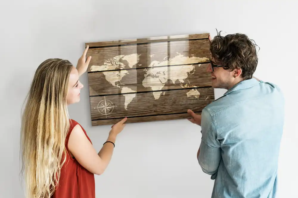 Tableau magnétique en verre avec motif carte du monde en bois
