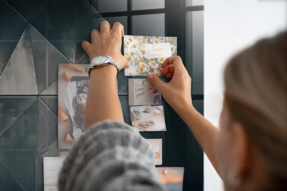 Tableau mural magnétique décoratif en métal