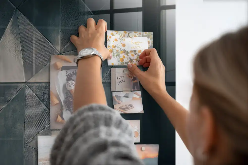 Tableau mural magnétique décoratif en métal