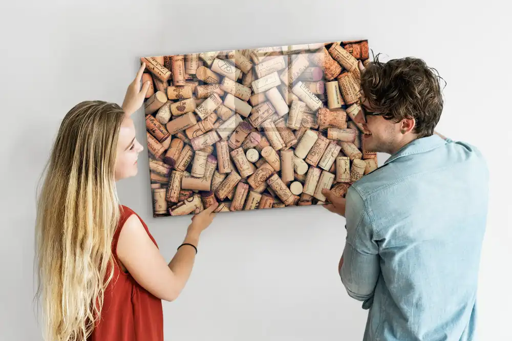 Tableau aimanté décoratif pour bouchons de bouteille