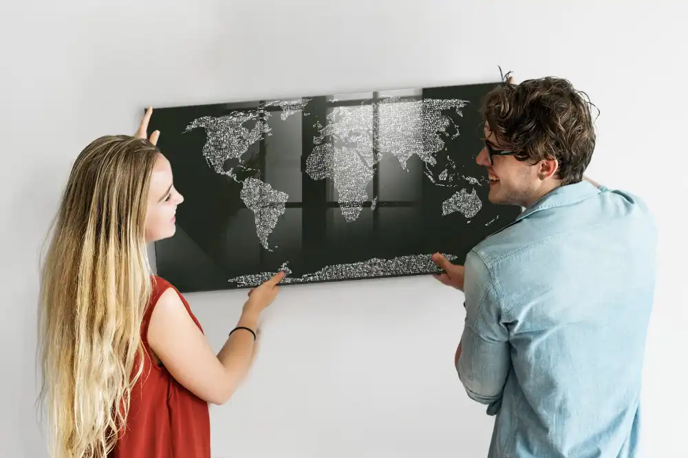 Tableau magnétique avec magnets de la division géographique du monde