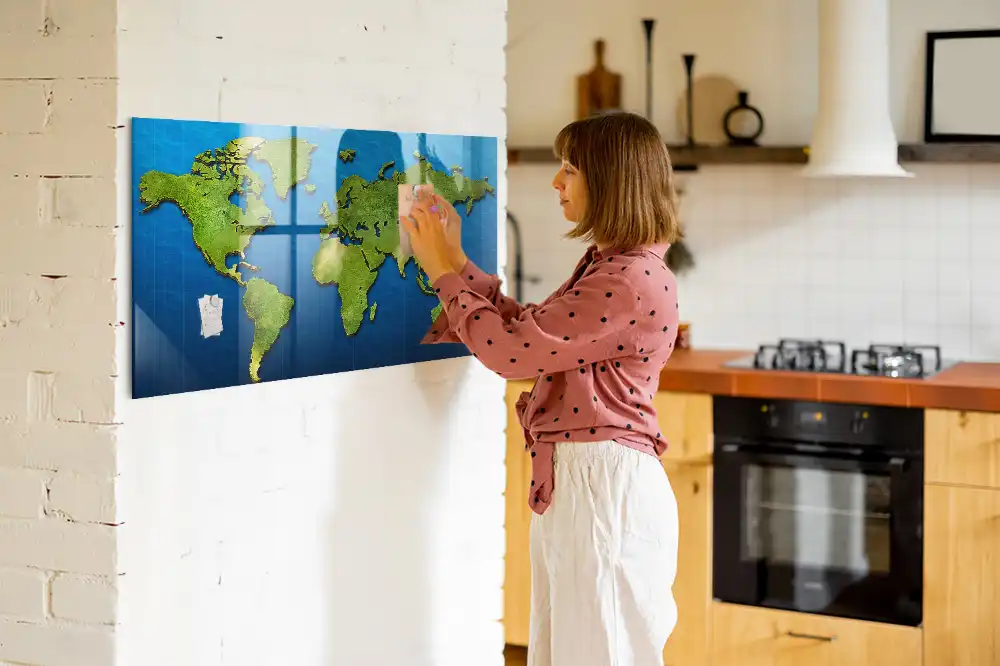 Tableau magnétique en verre motif mappemonde atlas