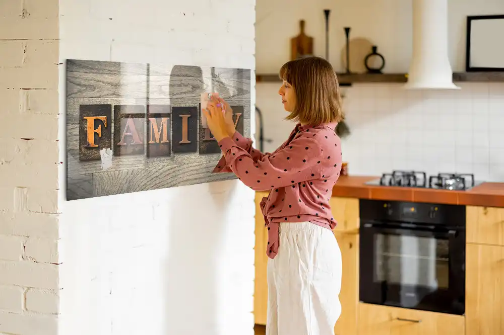 Tableau mural magnétique avec inscription familiale