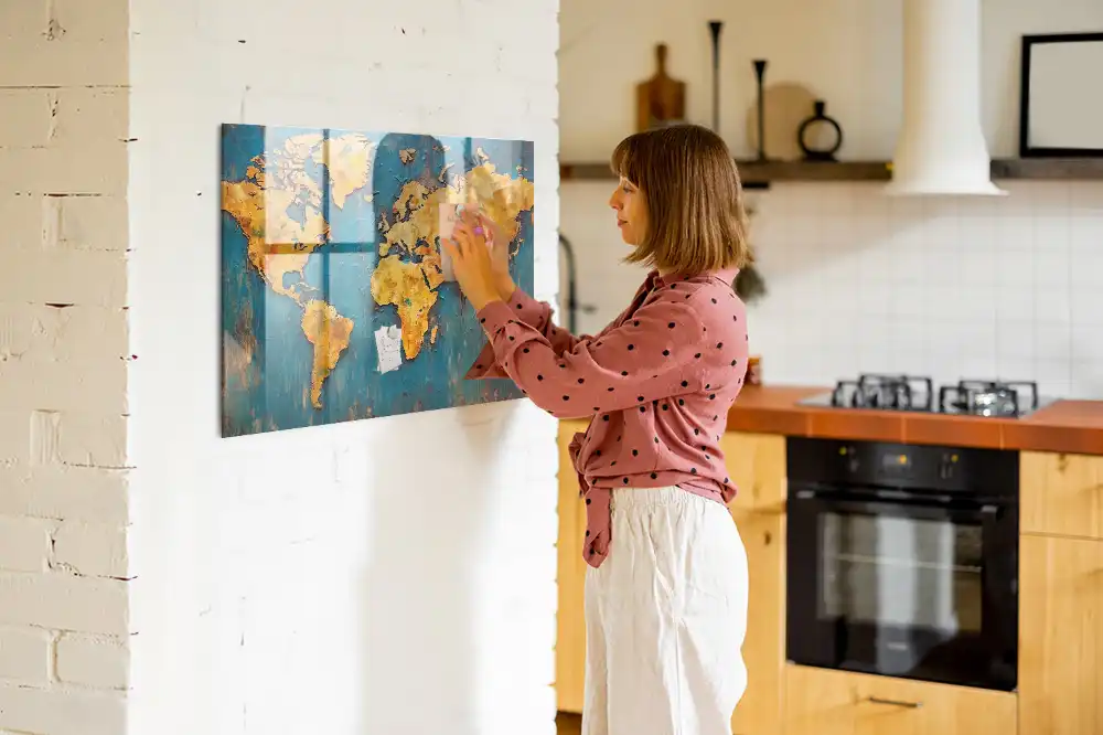 Tableau mural magnétique décoratif en forme de carte du monde