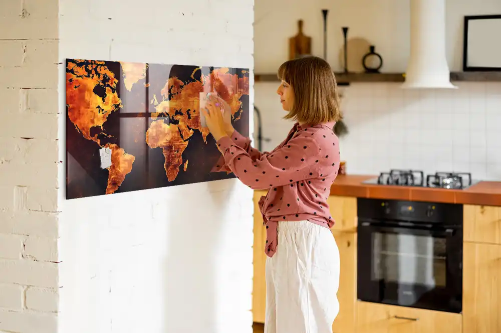 Tableau magnétique en verre avec carte du monde