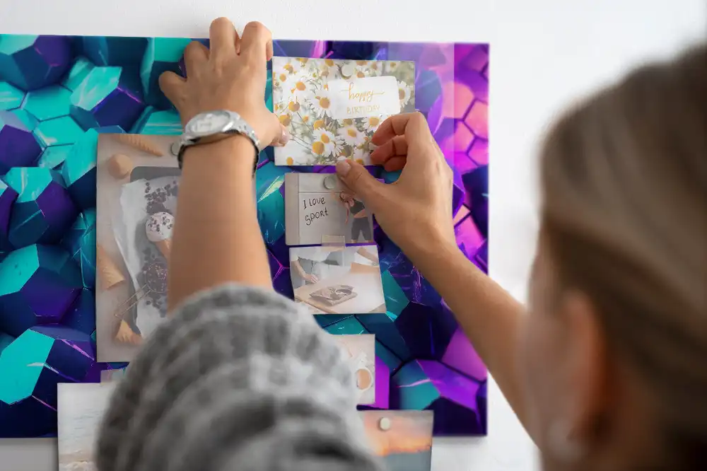 Tableau magnétique en verre motif géométrie spatiale
