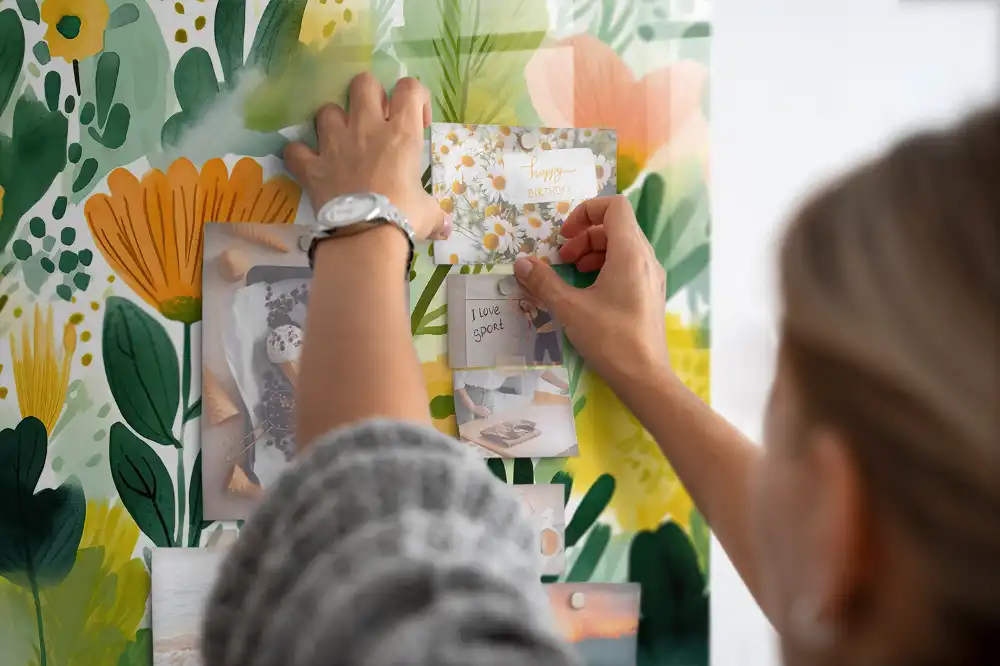 Tableau mural magnétique motif fleurs à l’aquarelle