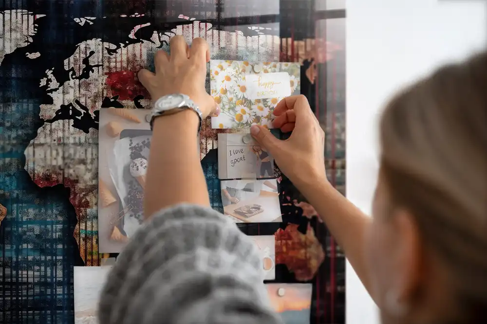 Tableau magnétique en verre avec motif de courbes de niveau