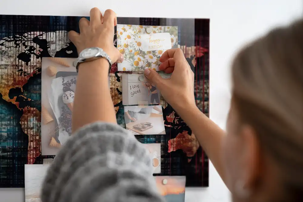 Tableau magnétique en verre avec motif de courbes de niveau