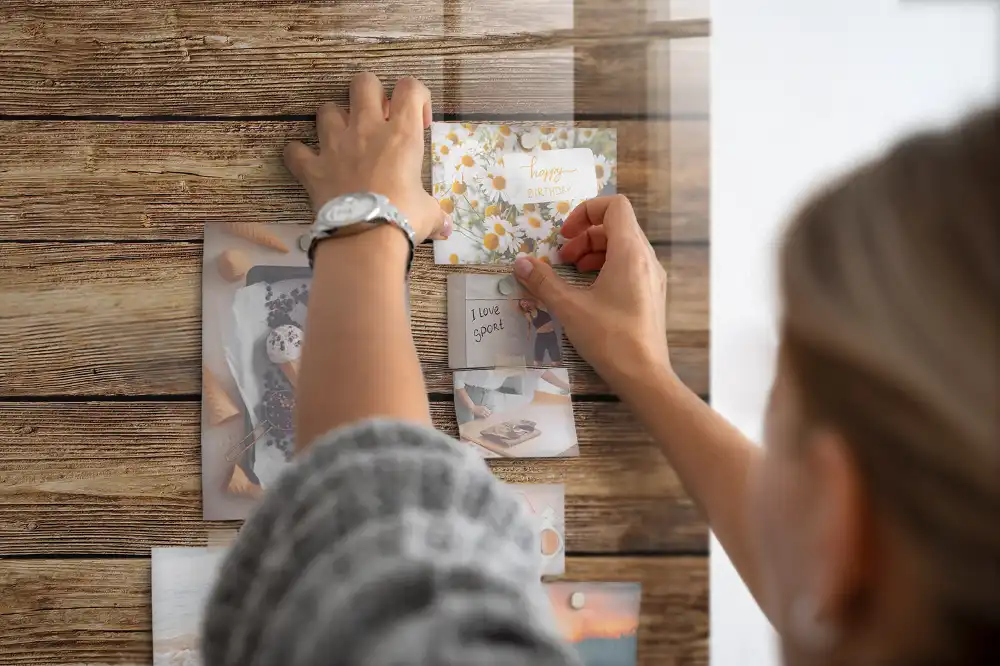 Tableau mural magnétique en bois