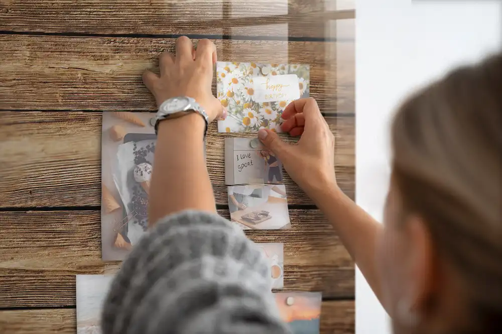 Tableau mural magnétique en bois