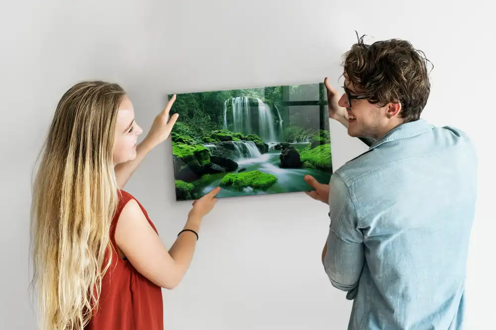 Tableau magnétique en verre avec motif de cascade dans la mousse