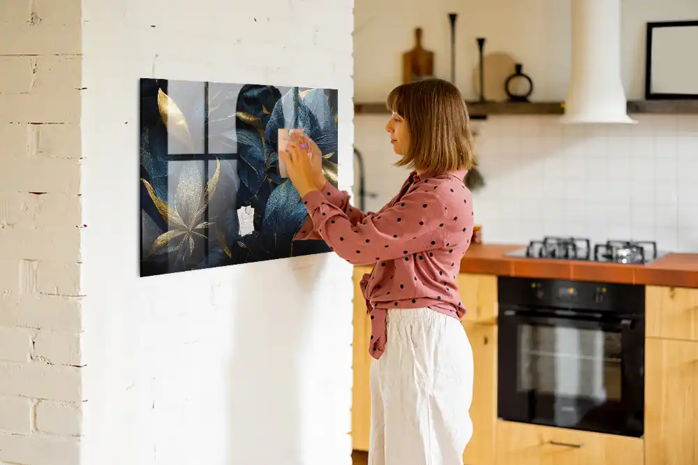 Tableau magnétique en verre avec motif floral ornemental