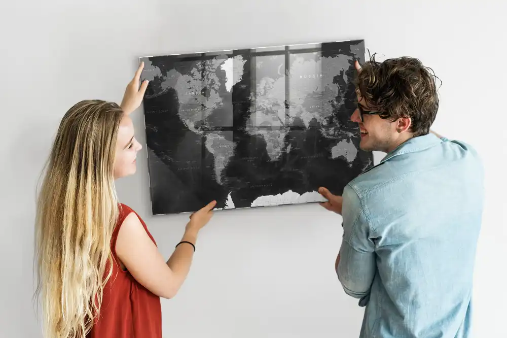 Tableau en verre magnétique carte du monde sombre