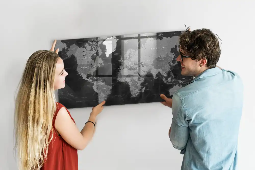Tableau en verre magnétique carte du monde sombre