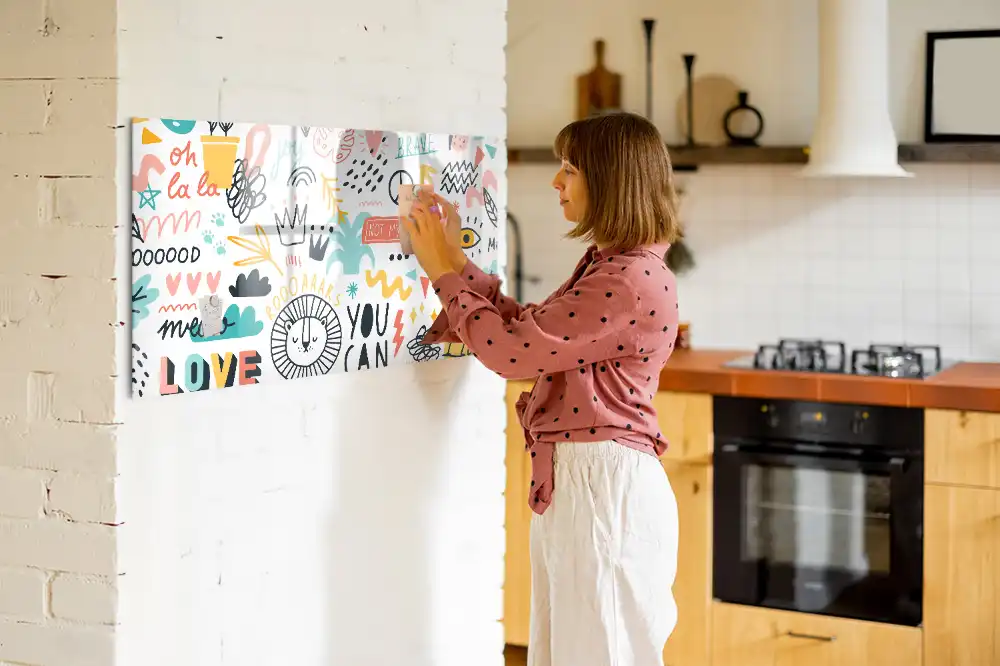Tableau magnétique en verre avec motif dessins à la main