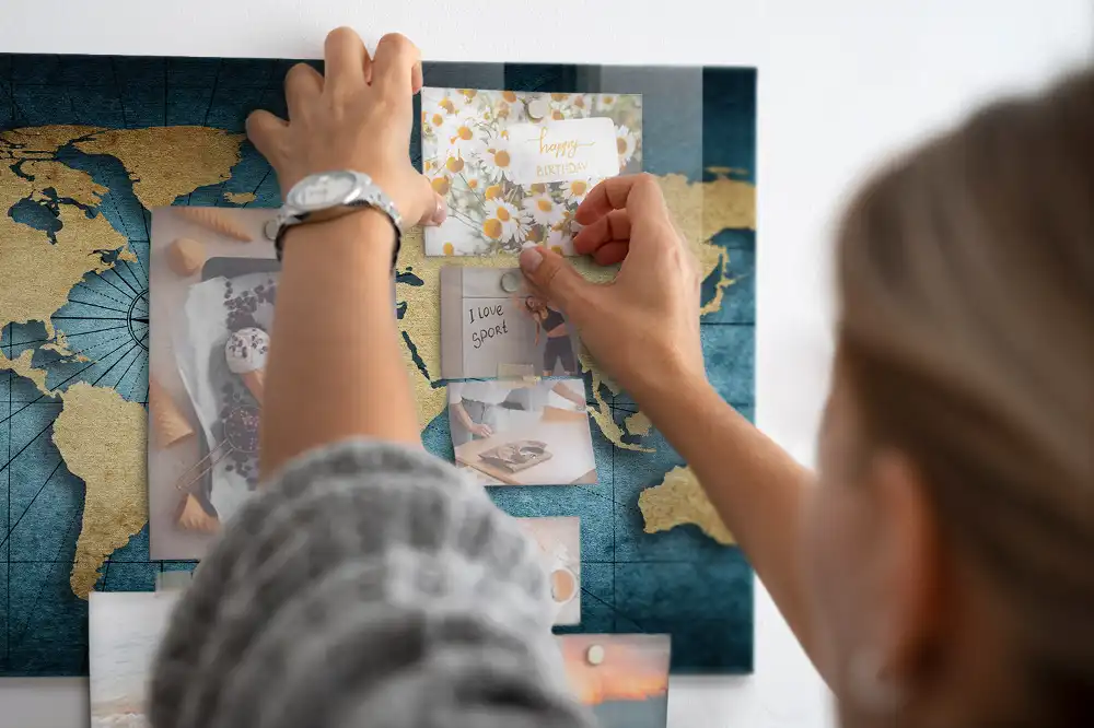 Tableau magnétique décoratif carte du monde spatiale