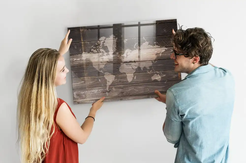 Tableau magnétique en verre avec motif carte du monde en bois