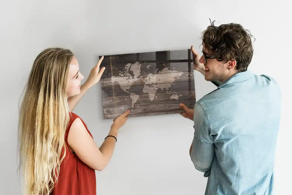 Tableau magnétique en verre avec motif carte du monde en bois