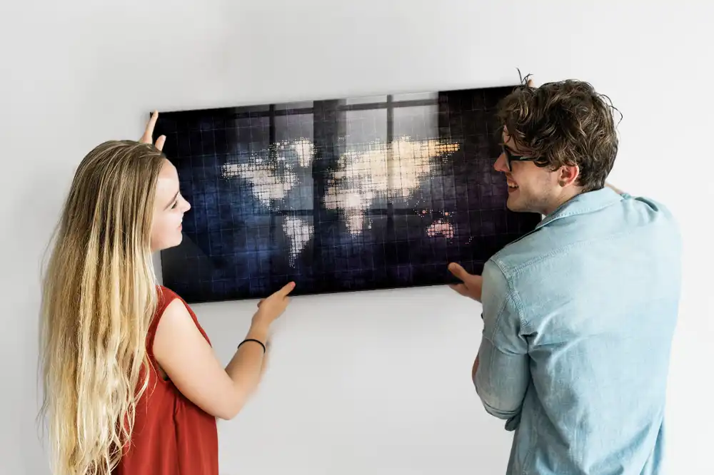 Tableau magnétique avec carte du monde artistique