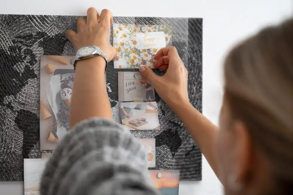 Tableau aimanté décoratif carte du monde en béton