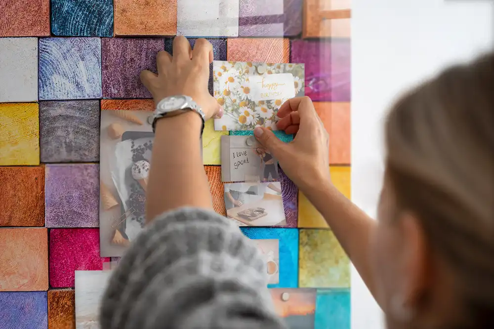 Tableau magnétique pour cubes en bois