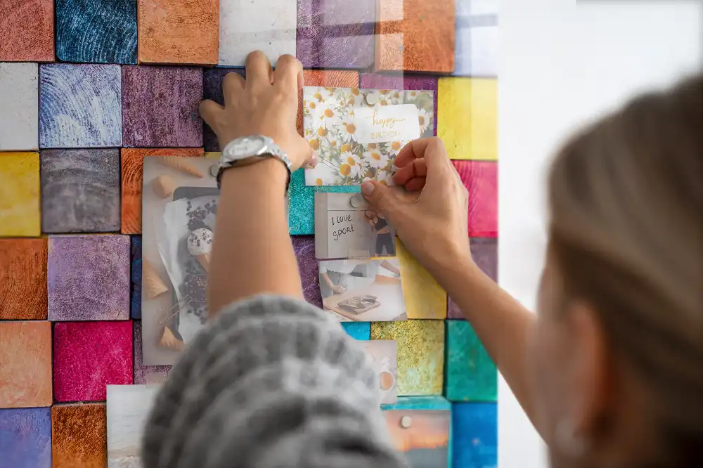 Tableau magnétique pour cubes en bois