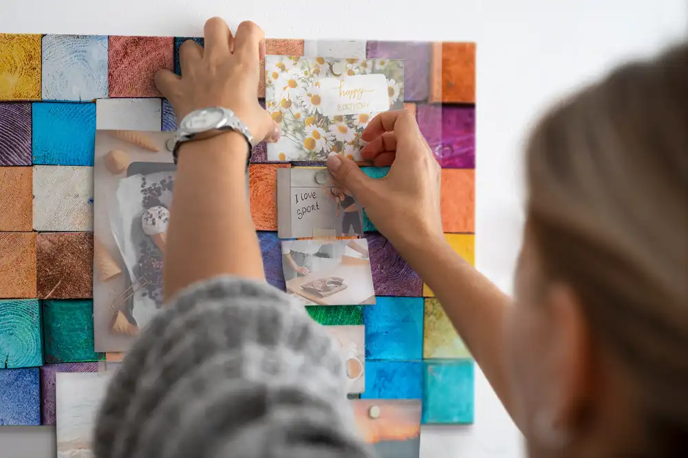 Tableau magnétique pour cubes en bois