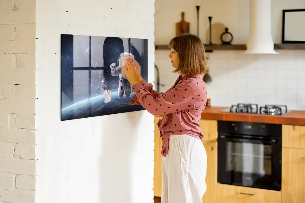 Tableau magnétique en verre motif cosmonaute