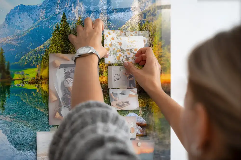 Tableau magnétique en verre représentant une rivière dans les montagnes
