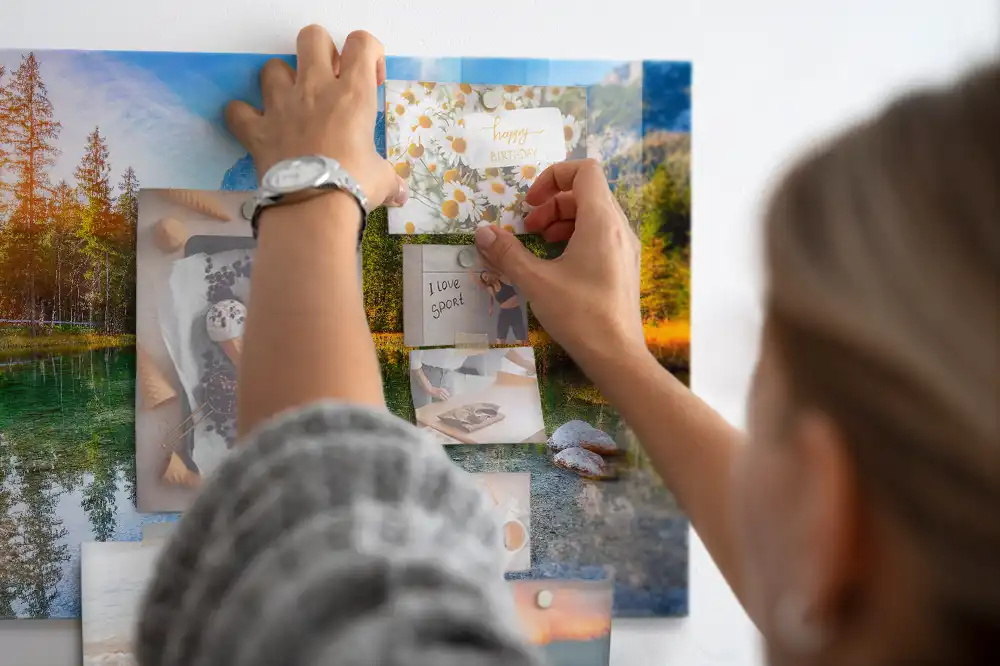 Tableau magnétique en verre représentant une rivière dans les montagnes