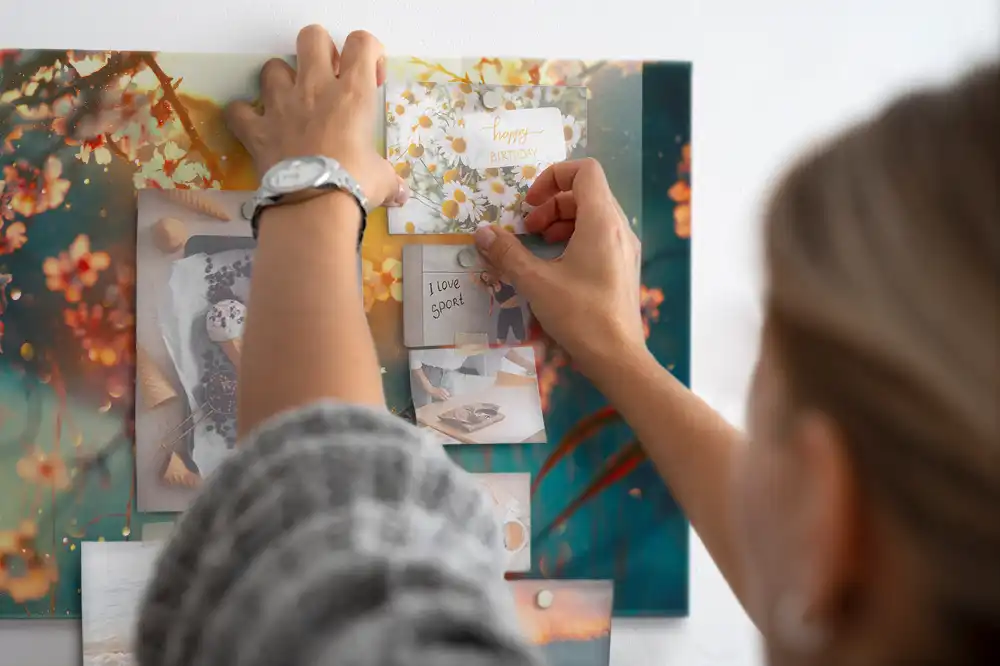 Tableau magnétique en verre avec motif de plantes à fleurs